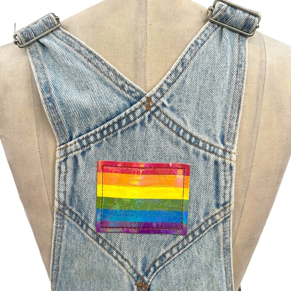 NWT Levi's Pride Liberation Shortalls Light Wash Denim Overalls Size XS - Picture 8 of 9